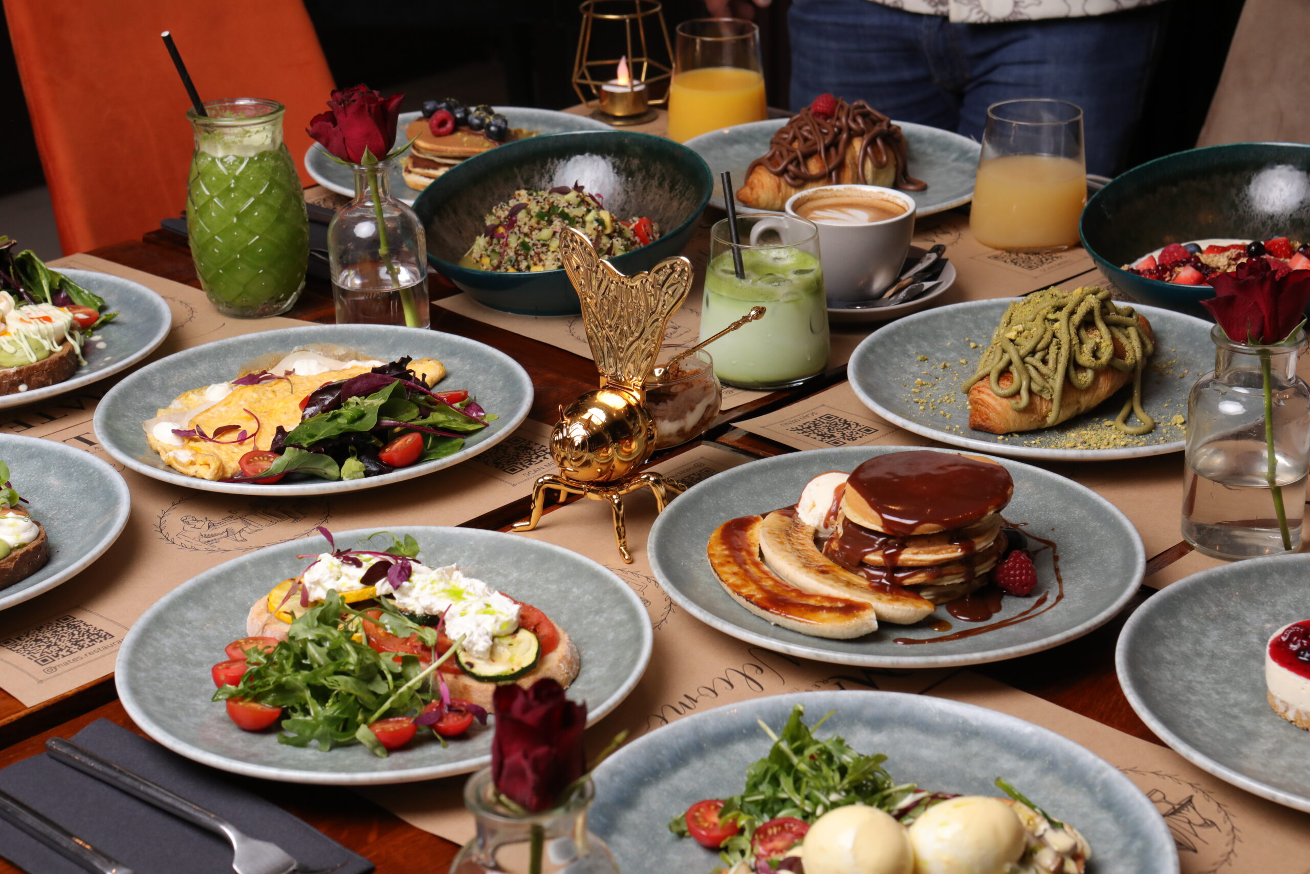 Mate's dish and table detail